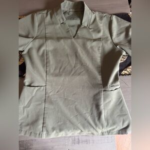 Figs moss slim fit scrub top